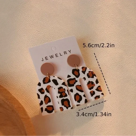 ⭐️Leopard Print Arch Earrings - Picture 2 of 2